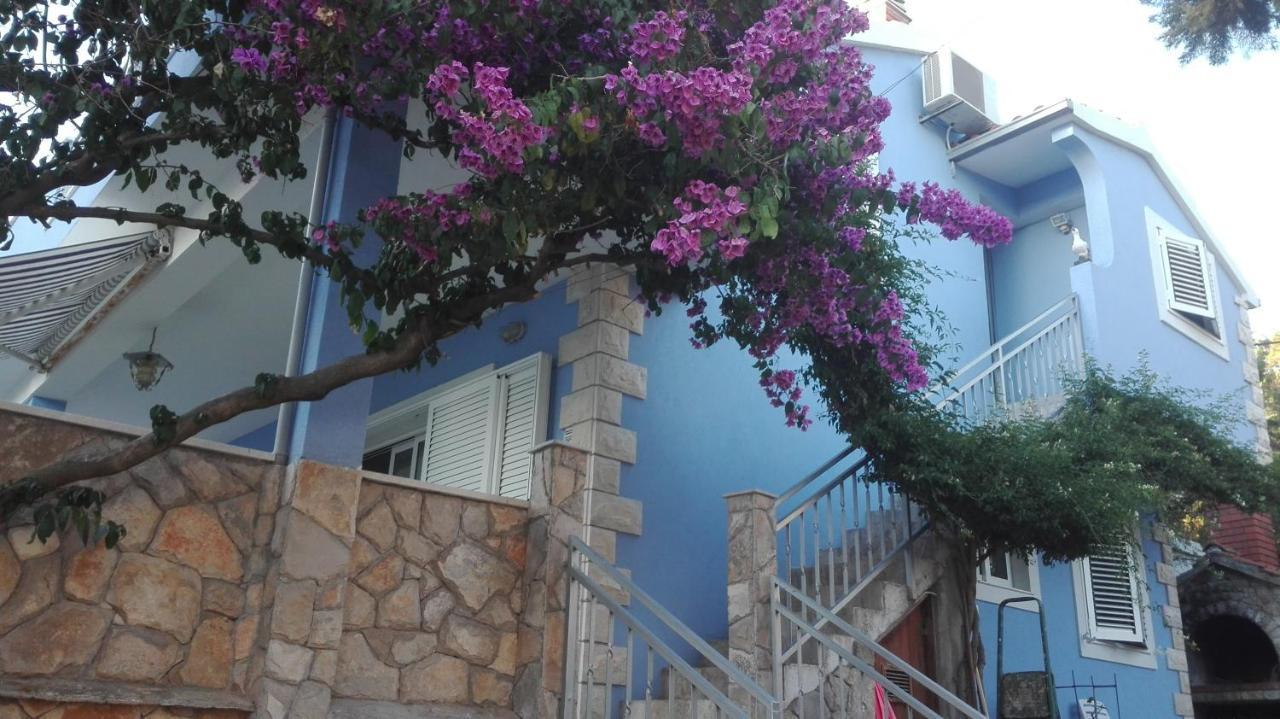 Apartments By The Sea Maslinica, Solta - 14748 Eksteriør billede